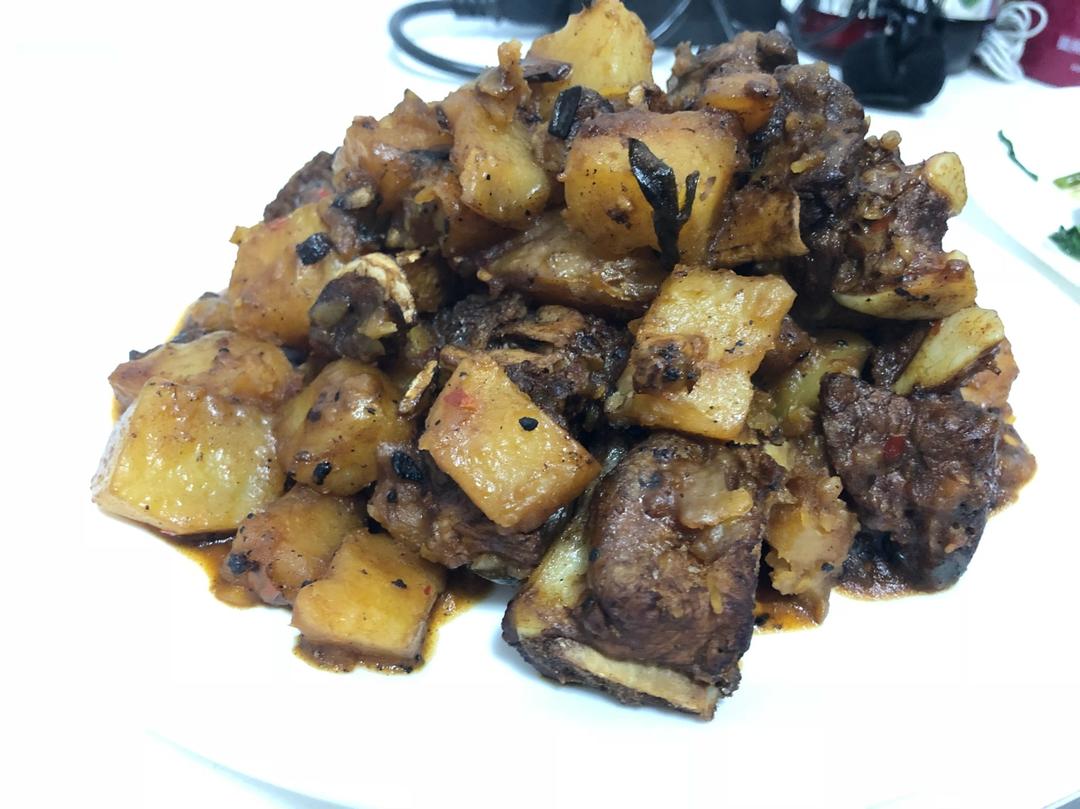 红烧土豆排骨