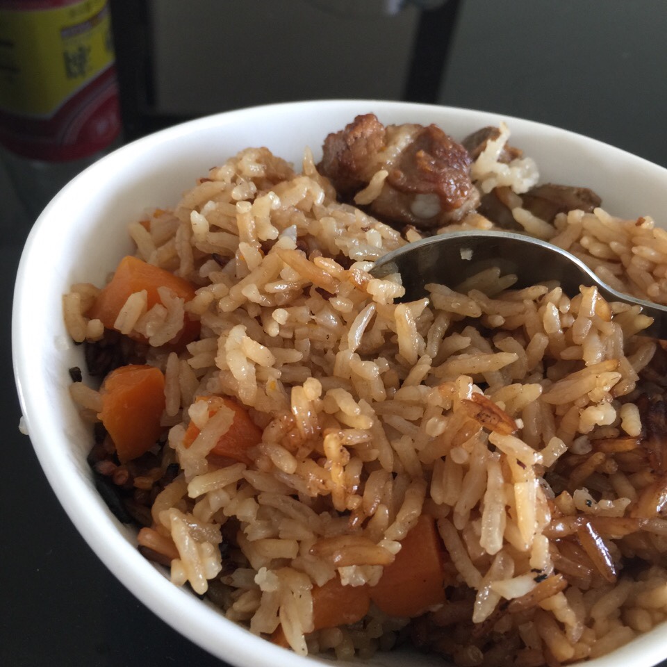 喷香排骨焖饭（爆好吃）