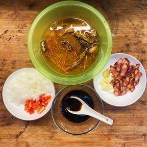 腊肉煲饭（粒粒分明不粘稠+神仙美味）的做法 步骤1