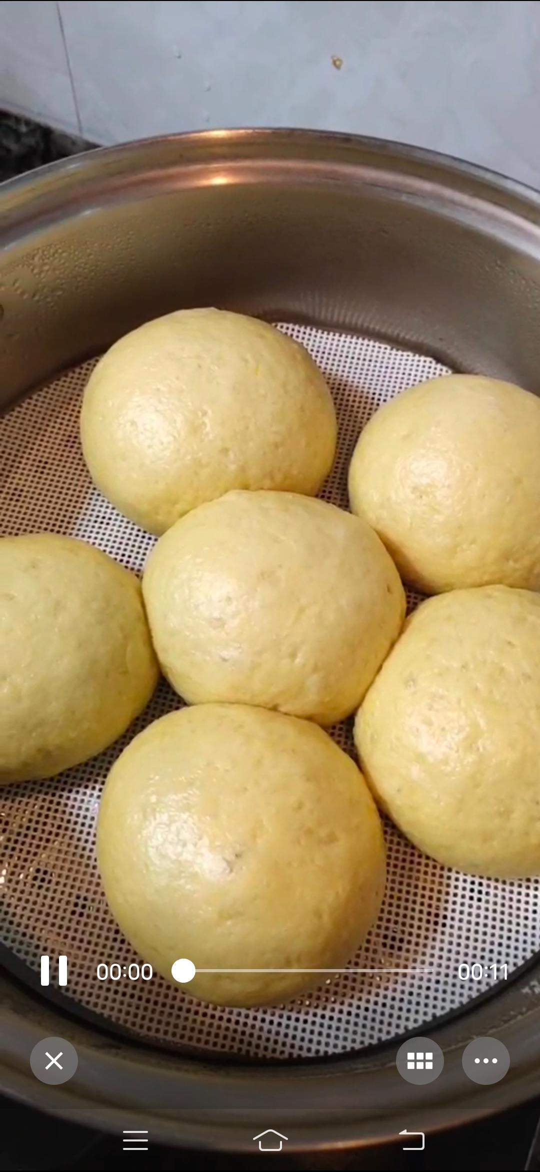 新手也可以--详解如何做出人见人爱、金黄的南瓜馒头