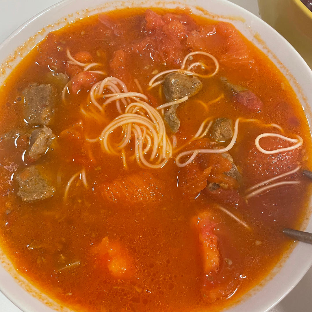 暖心开胃的番茄浓汤卤汁牛肉面🍜（酸汤卤汁煮面）