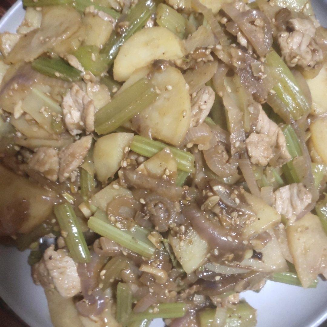 不用油炸的干锅土豆片，上桌就被抢光