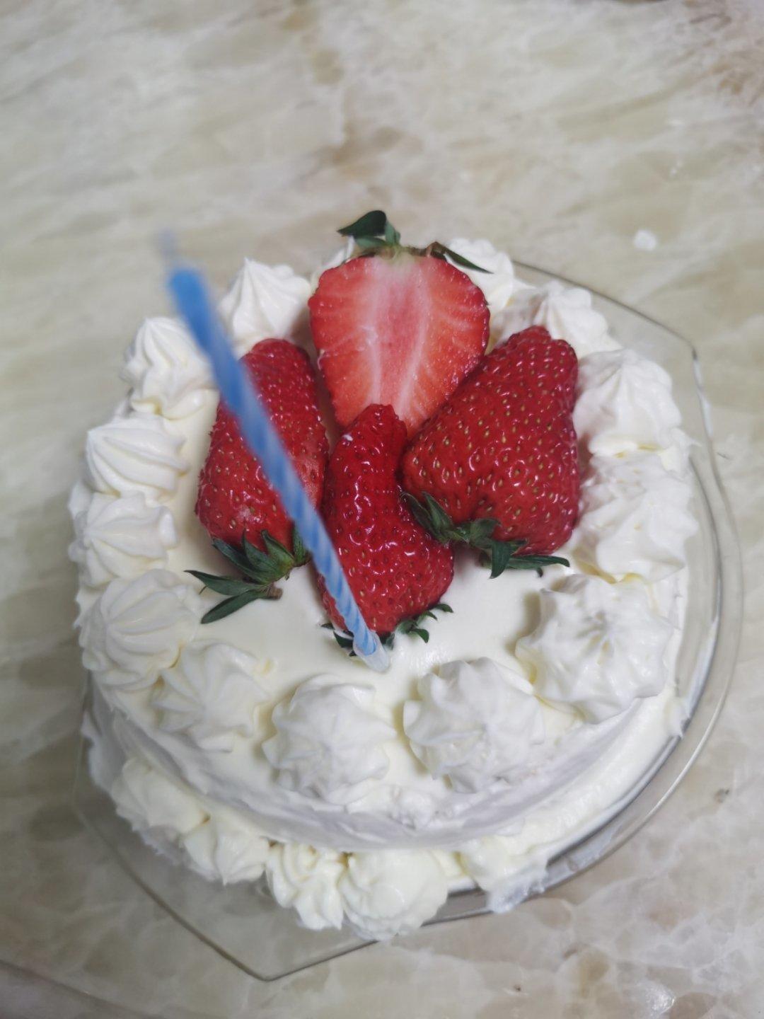 简约8寸草莓🍓生日蛋糕