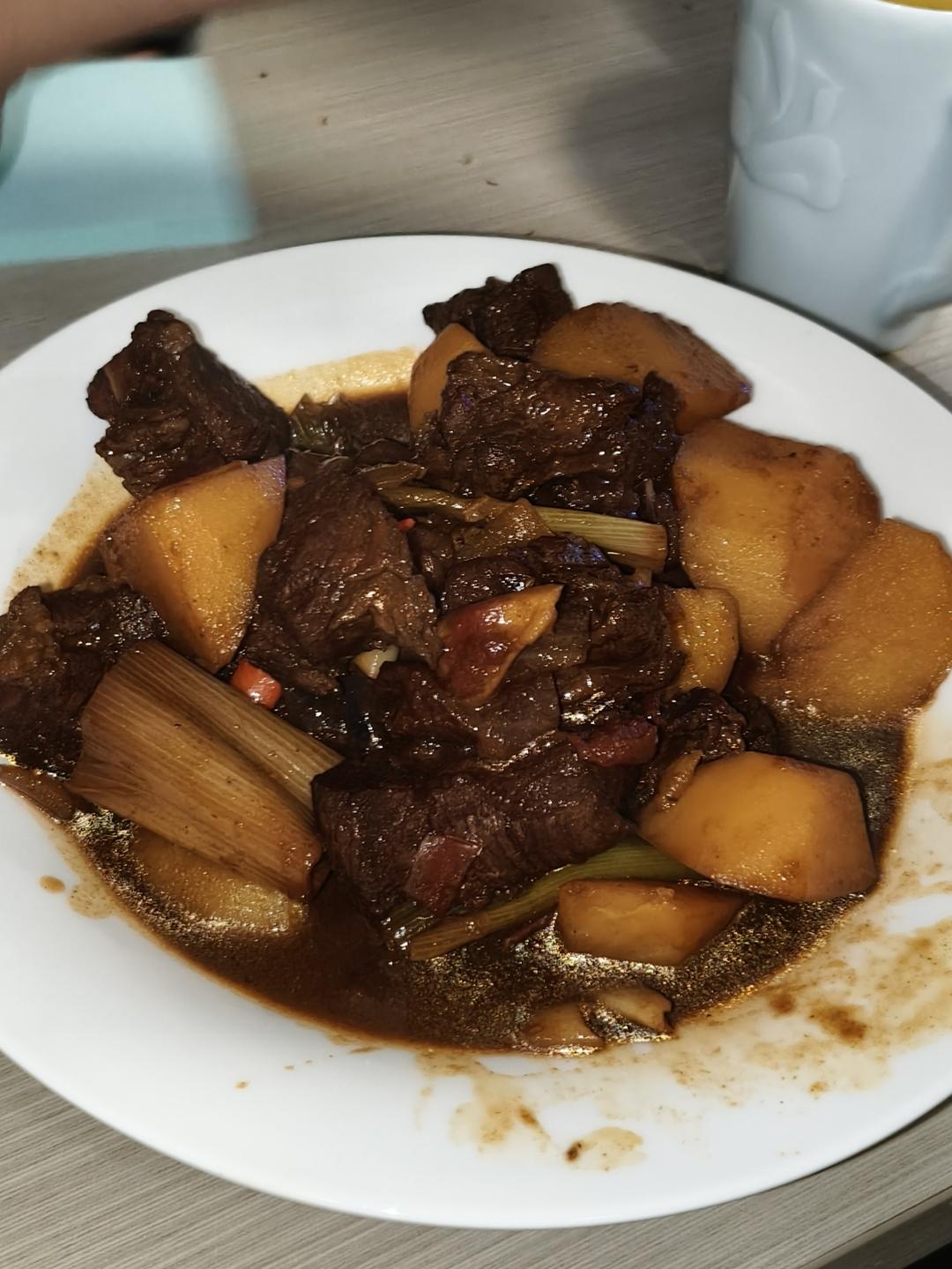 番茄炖牛腩