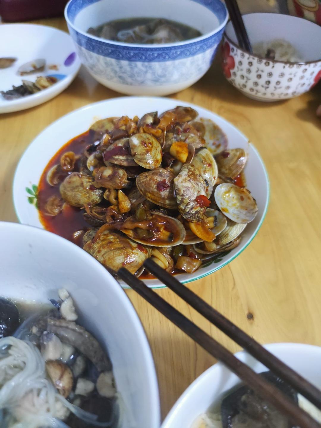 蒜香炒花甲