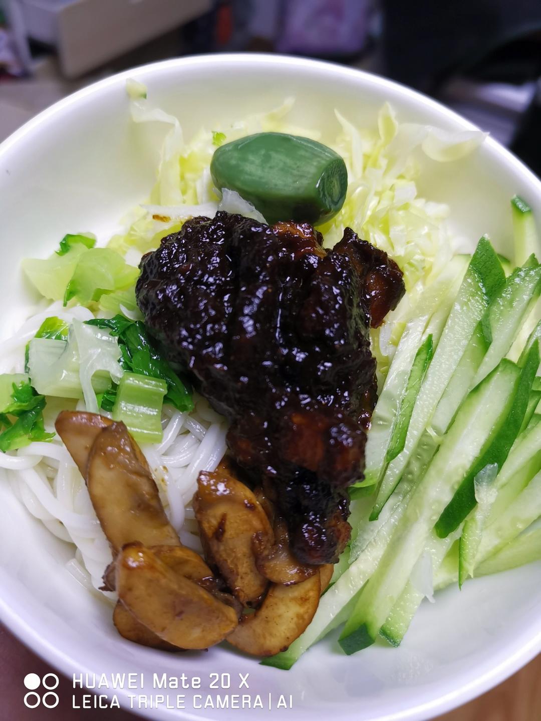 南方人也轻松做的～炸酱面！