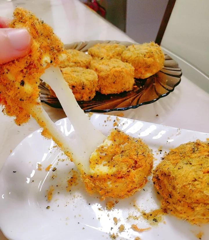 会拉丝的肉松小贝