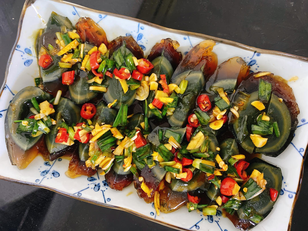 一看就会的‼️凉拌松花蛋黄瓜㊙️好简单