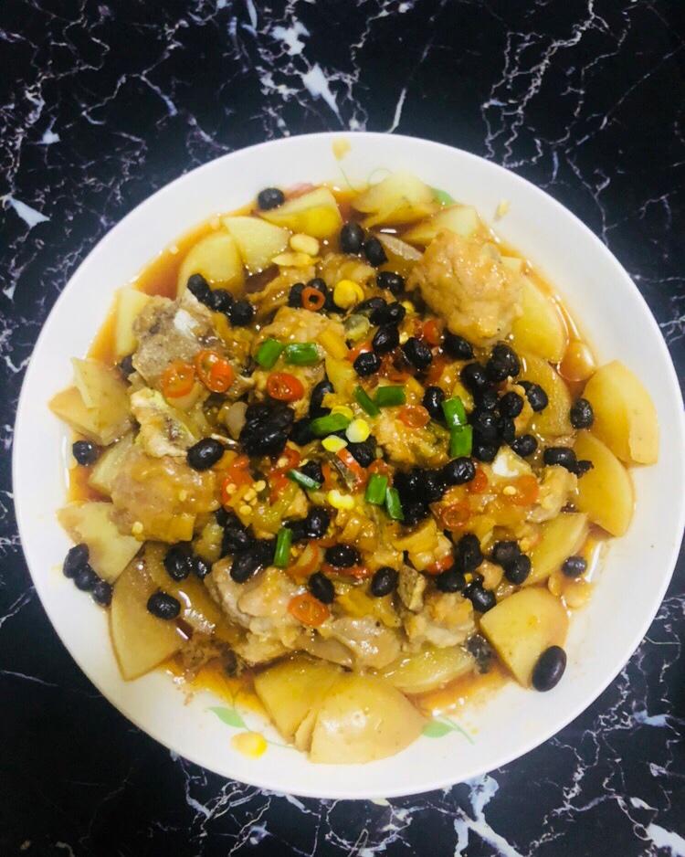 蒜香豆豉土豆蒸排骨