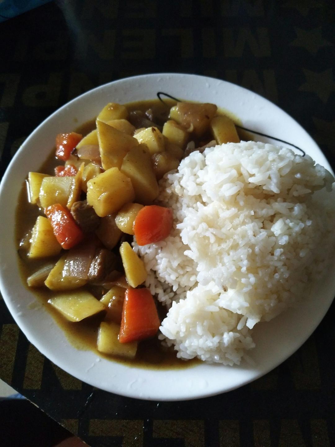 咖喱鸡肉饭