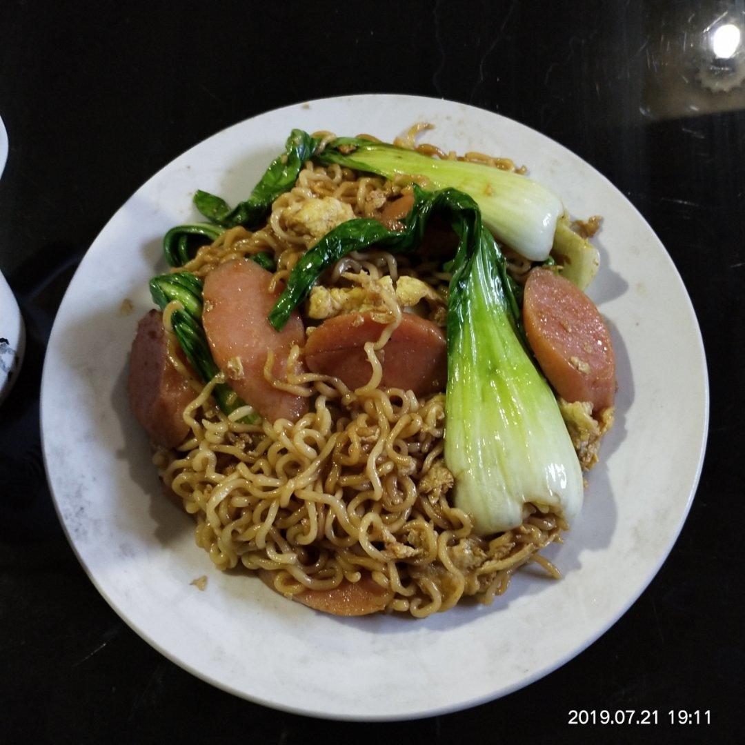 路边摊风味炒方便面