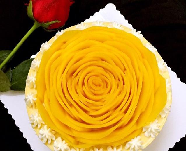 芒果花装饰慕斯蛋糕的做法