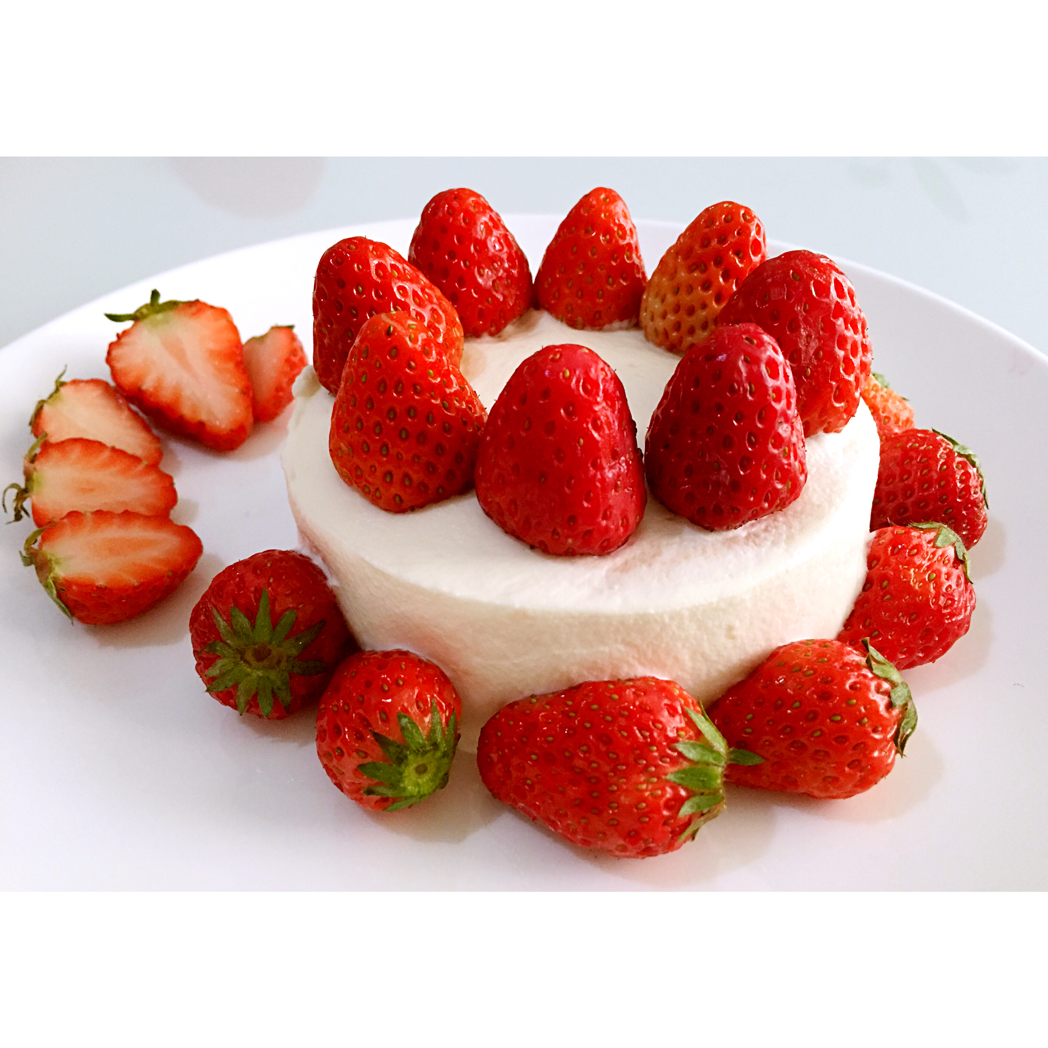 毛毛喵喵做的草莓鲜奶油蛋糕