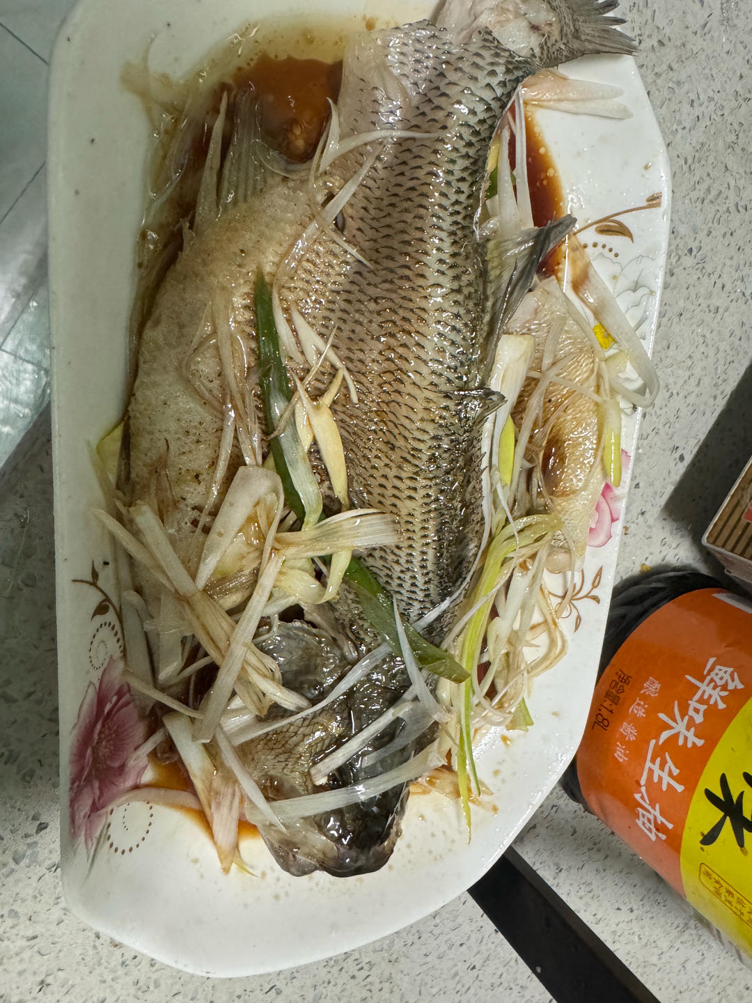 10分钟做 清蒸鲈鱼 （附切鱼图解）