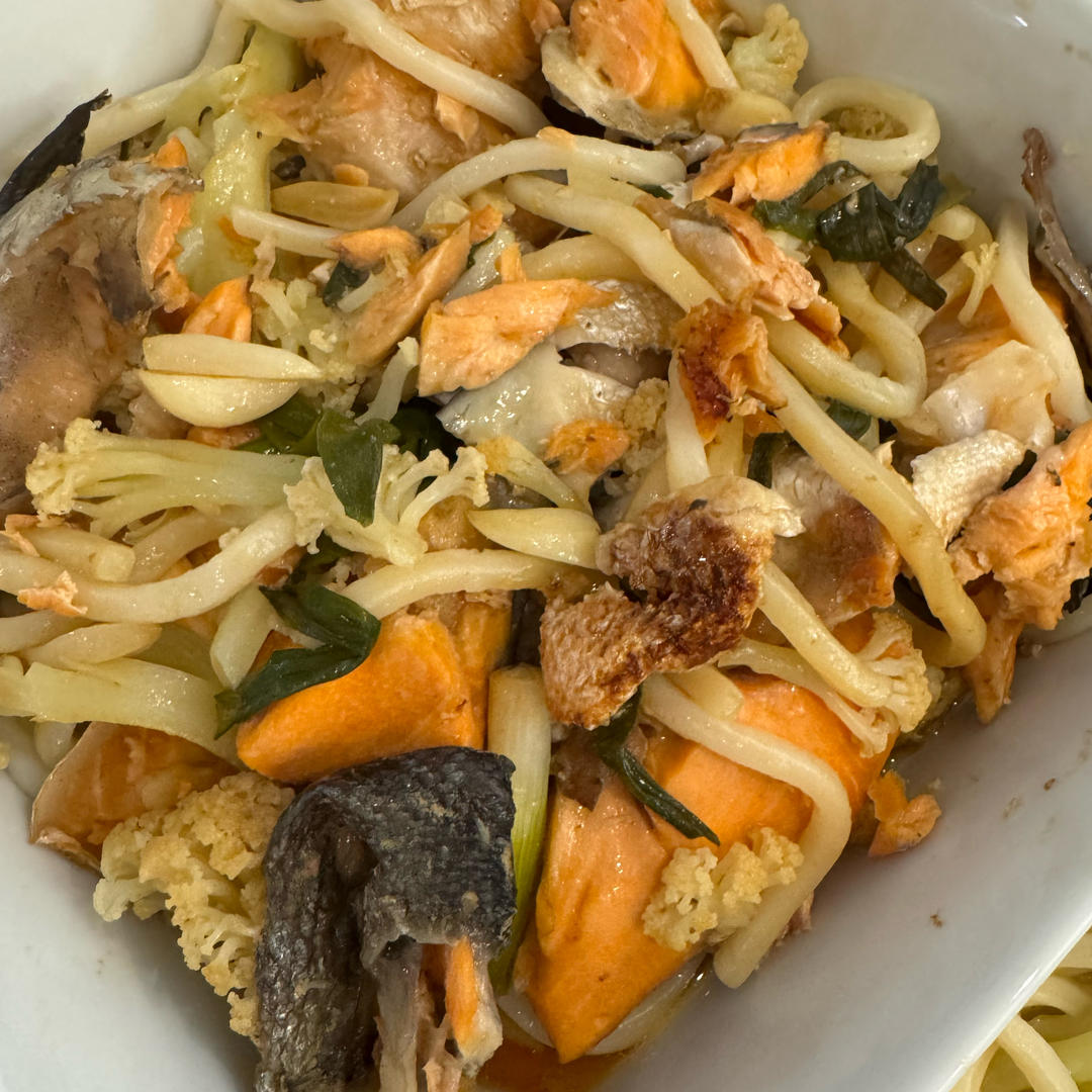 8分钟上桌的美食——砂锅三文鱼头煲