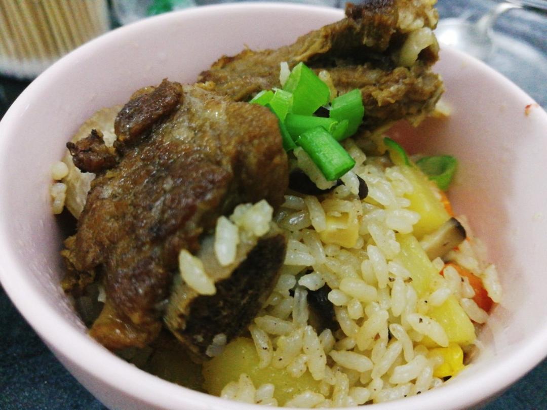 老丁的私房菜-土豆排骨焖饭