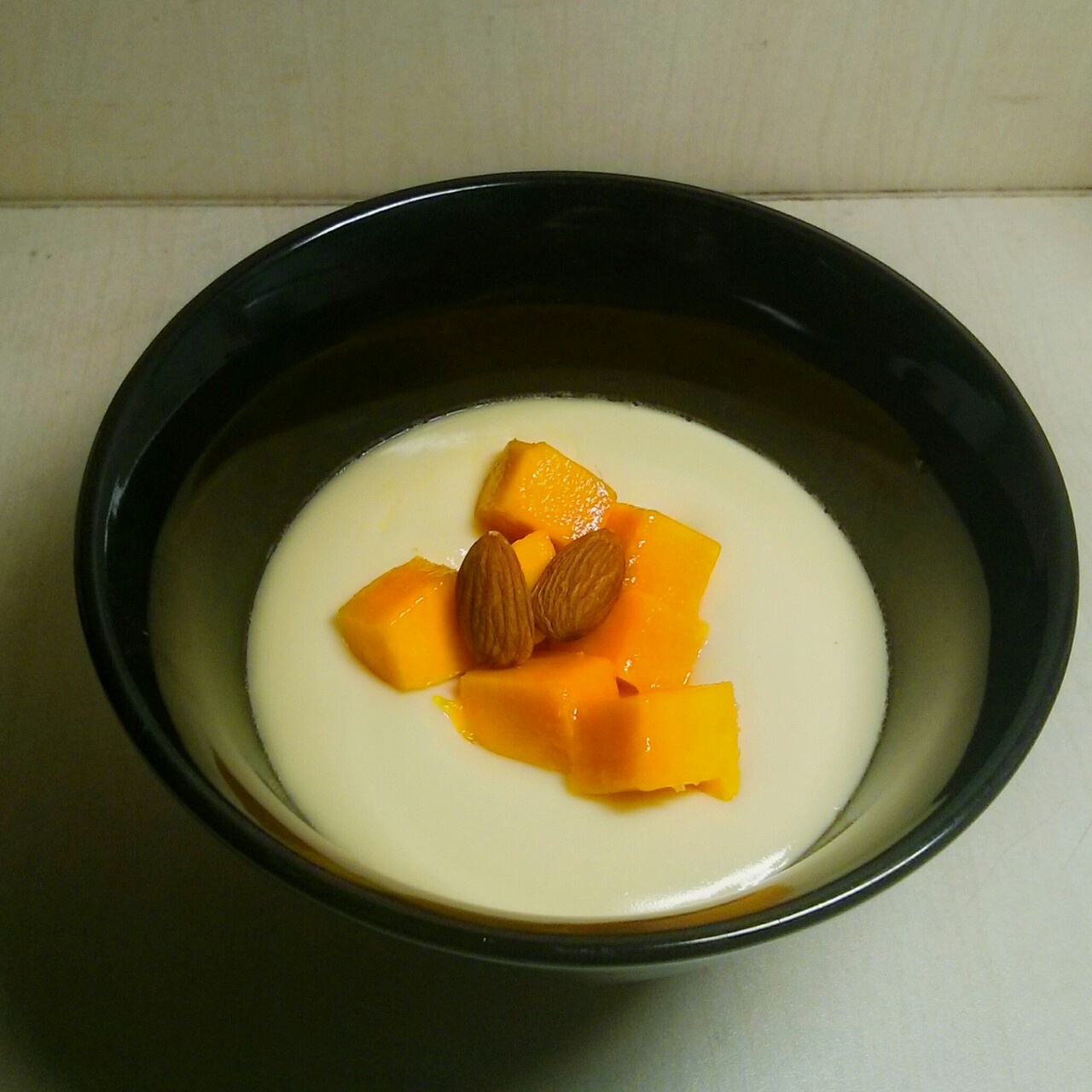 牛奶炖蛋