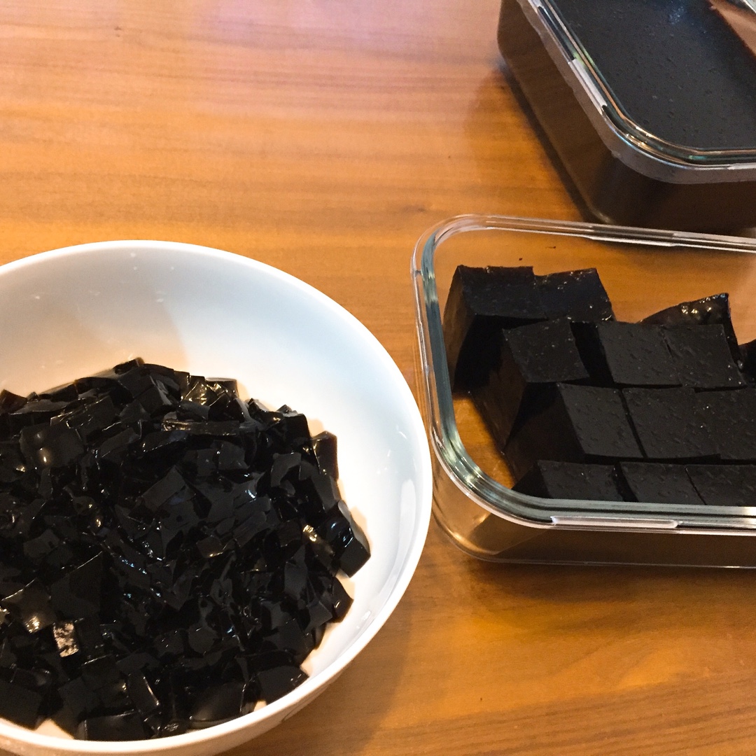 广式黑凉粉