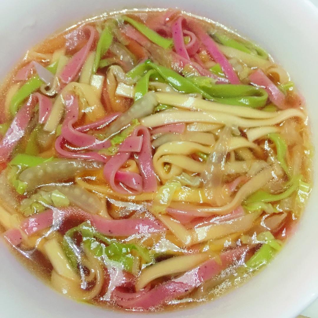 自制纯天然蔬菜汁彩色面条