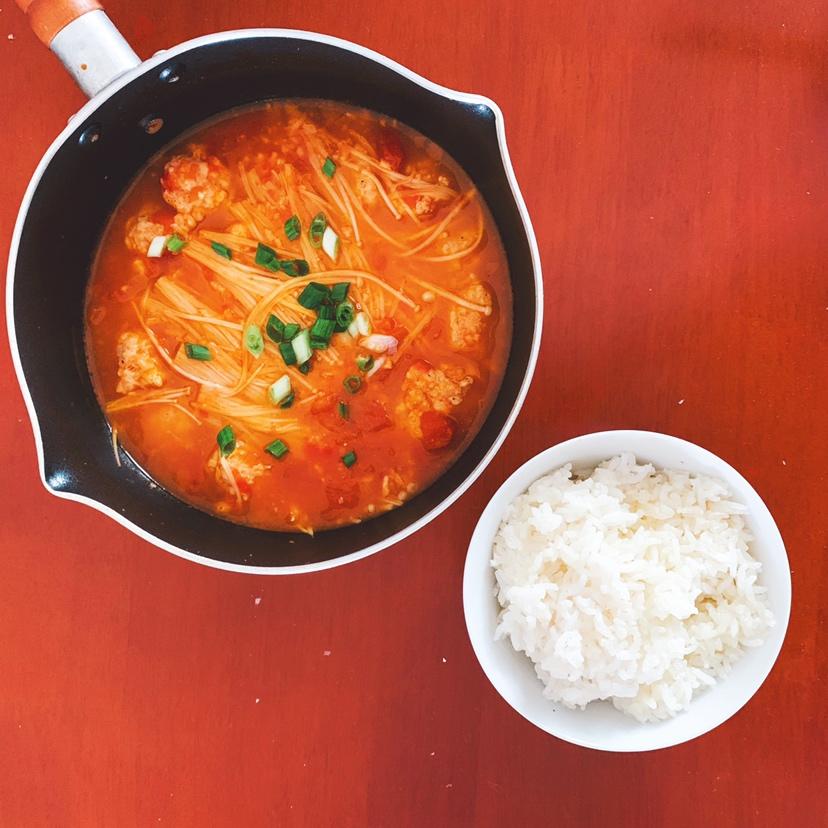 【番茄酸汤虾滑】