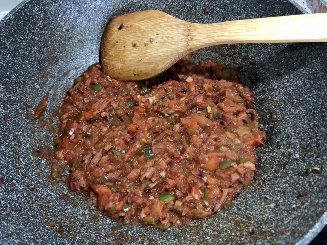 教你做意大利披萨的家庭做法，比意式古法窑烤披萨还好吃！一学就会！