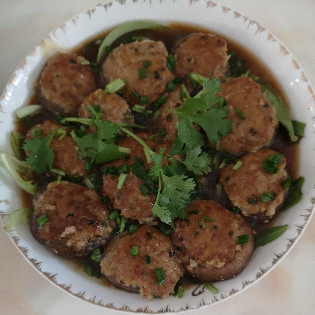 美味的肉酿香菇～～孩子爱吃的下饭菜