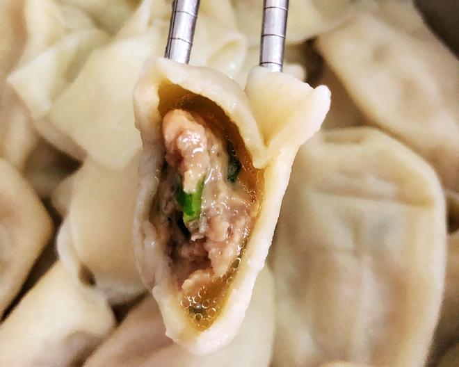 鲜嫩多汁的鲜肉水饺🥟汤汁看得见的做法