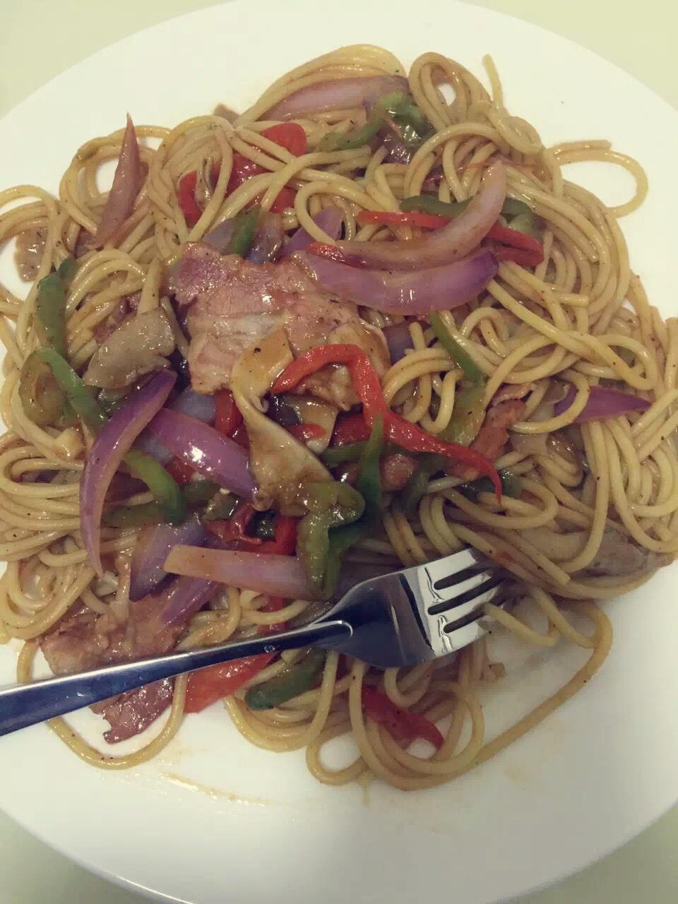 黑胡椒培根意大利面