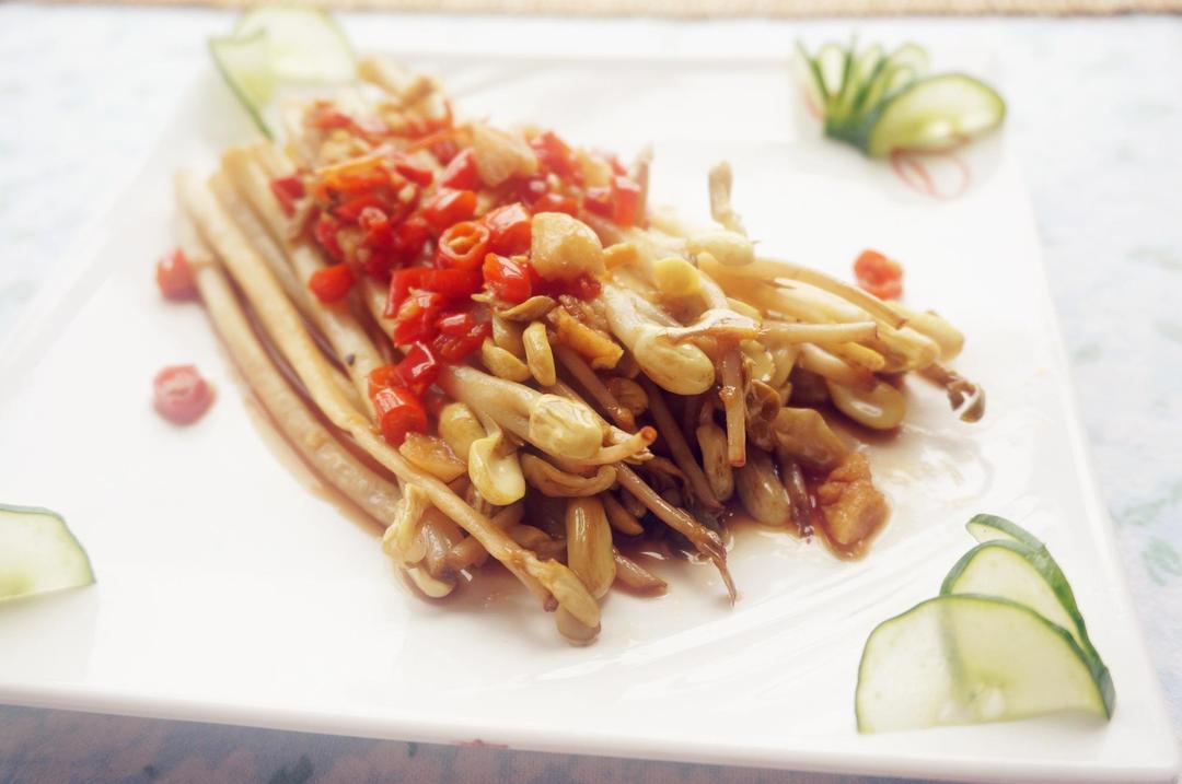 尖椒爆炒花生芽的做法