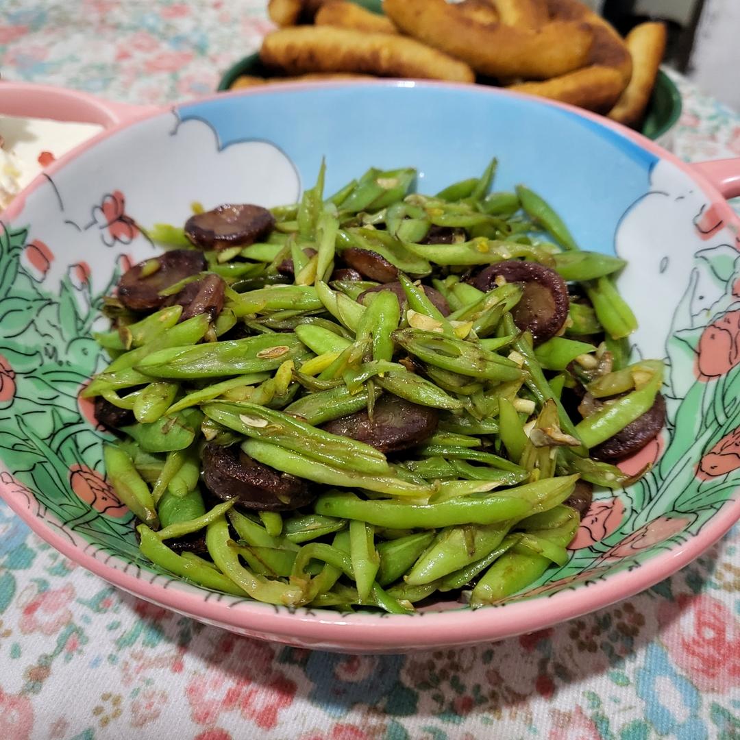 人见人爱吃的快手菜一自制广式香肠炒四季豆