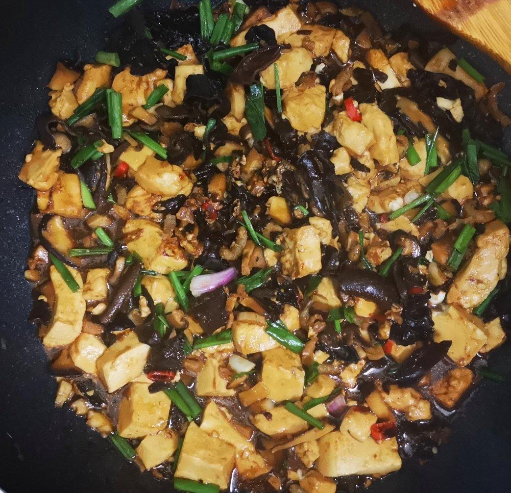 香菇酱炒豆腐黑木耳