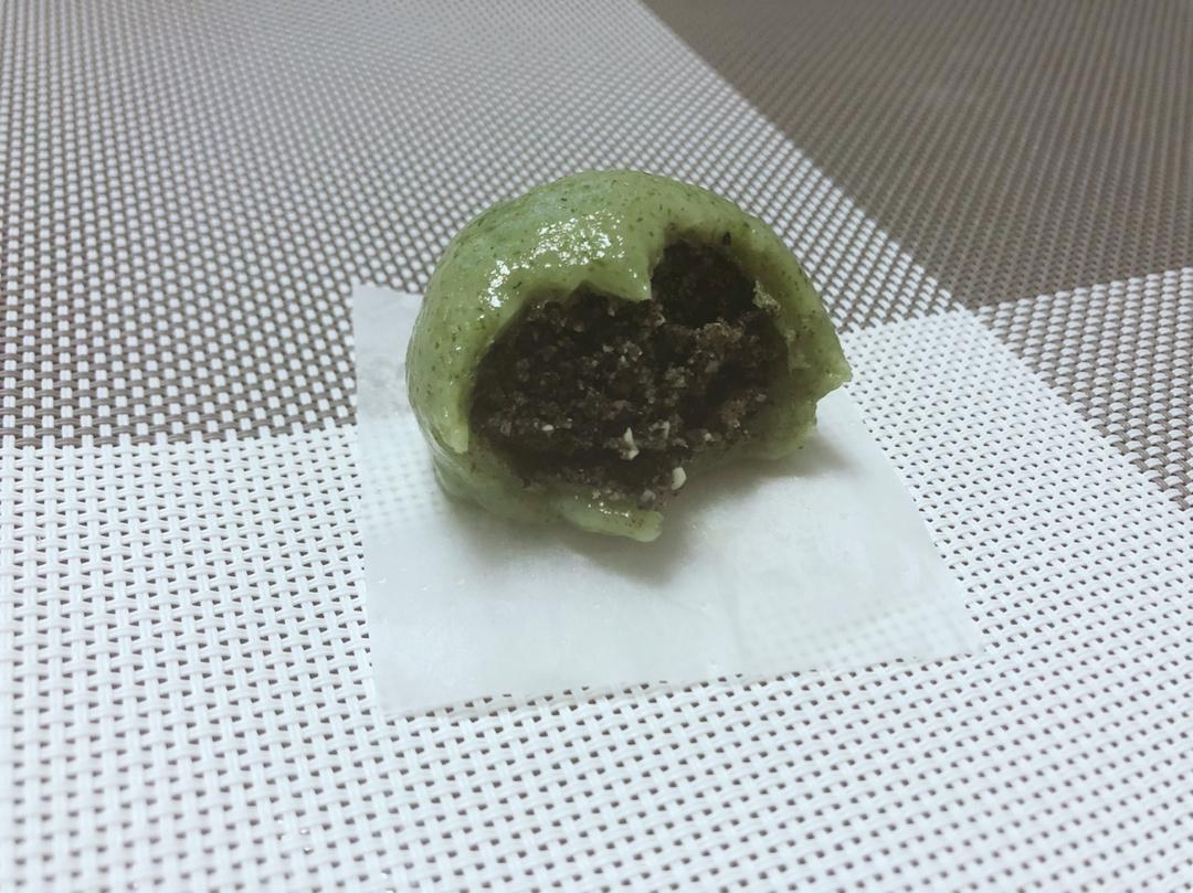 黑芝麻花生青团 Green Rice Cake