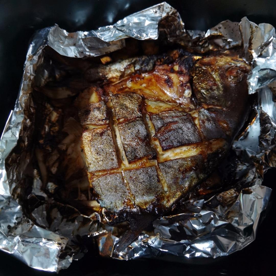 海鲜：烤金鲳鱼