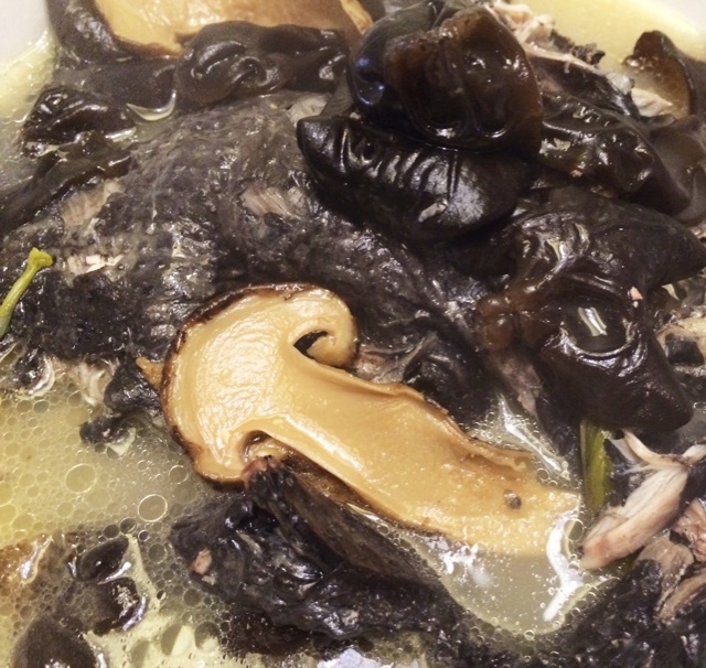香菇炖鸡汤