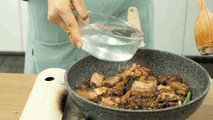梅干菜芋艿烧排骨的做法 步骤7