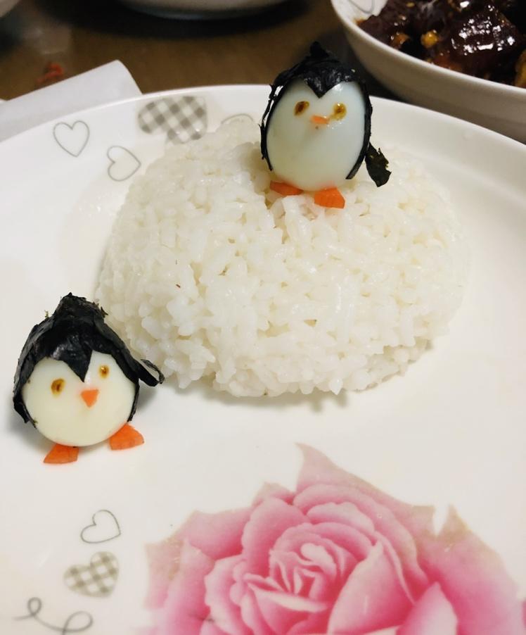 儿童创意餐：卡通企鹅鹌鹑蛋