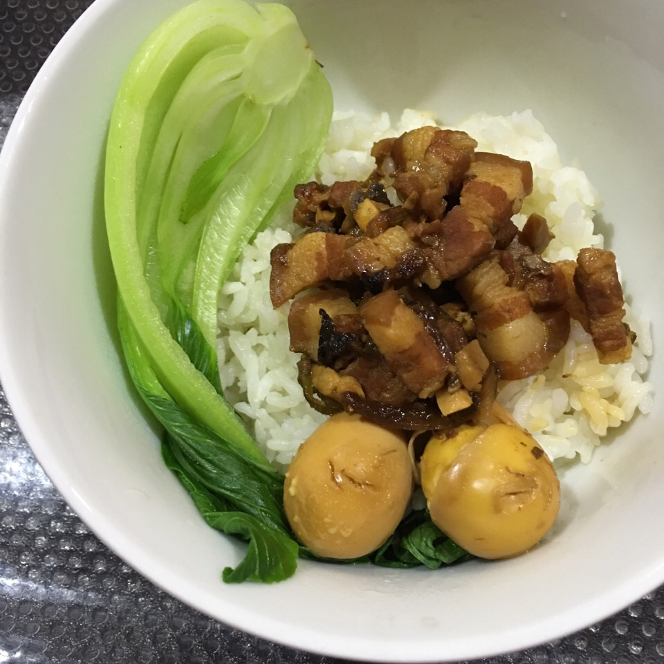 洋葱酥卤肉饭