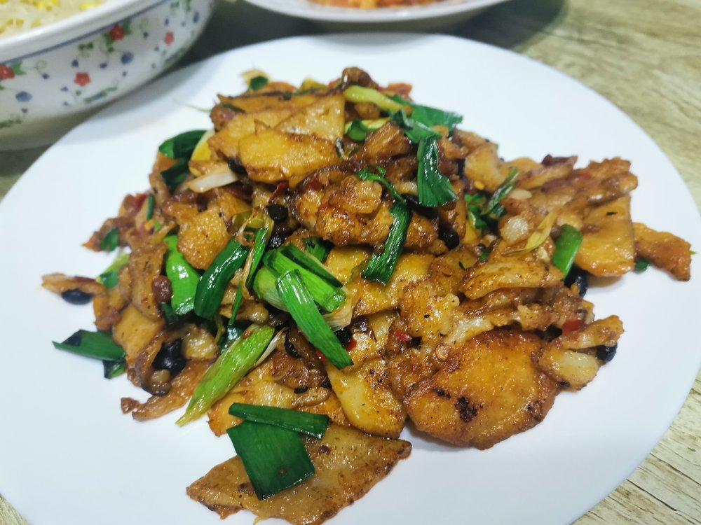 粉粑（粉皮，溜粑儿）回锅肉--碾压纯回锅肉不止10倍，史上最详