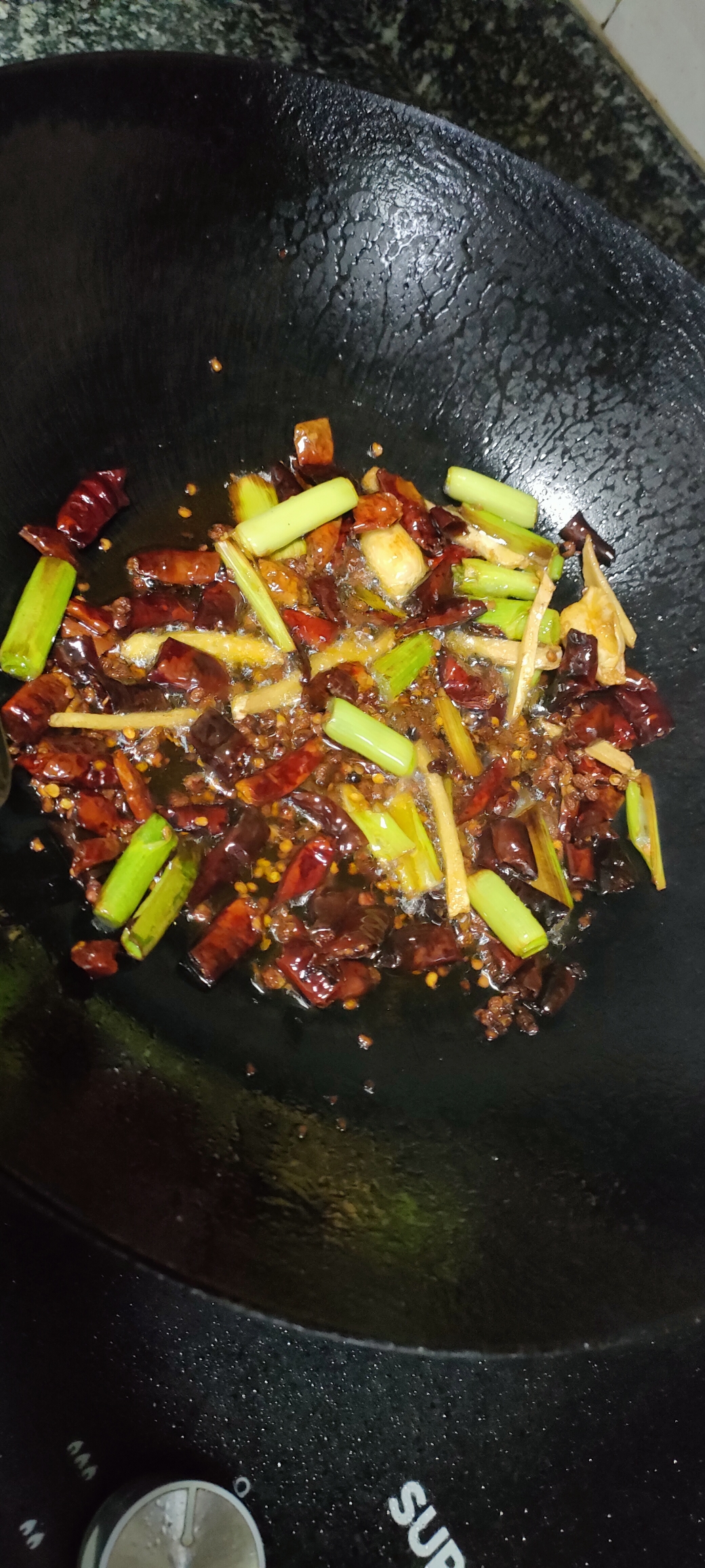 闽南人的大杂烩酸菜鱼蟹肉汤的做法
