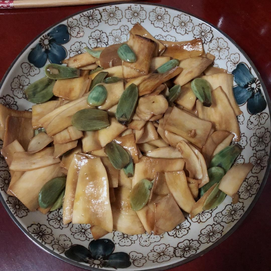 腊八蒜炒杏鲍菇