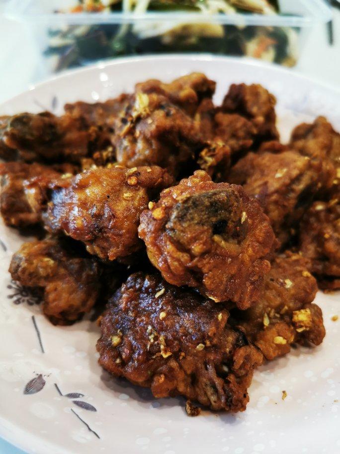 香酥炸排骨