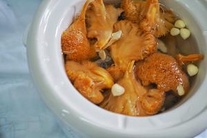 猴头菇杏仁汤的做法 步骤4