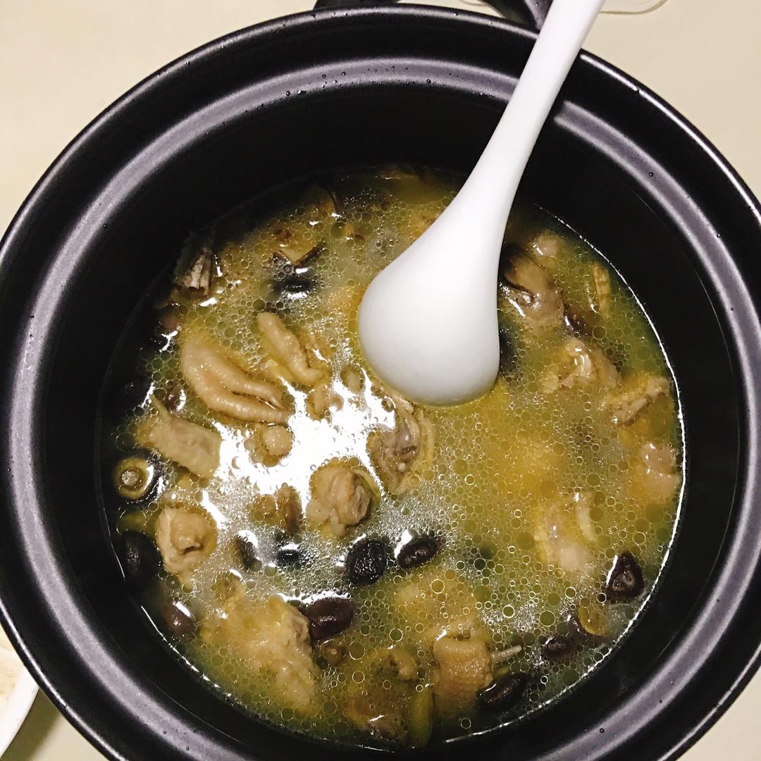 香菇炖鸡汤