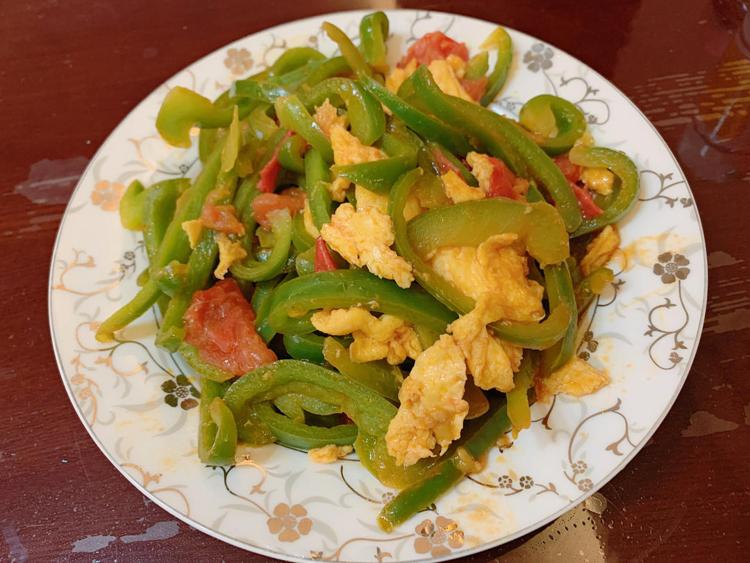 青椒西红柿炒鸡蛋