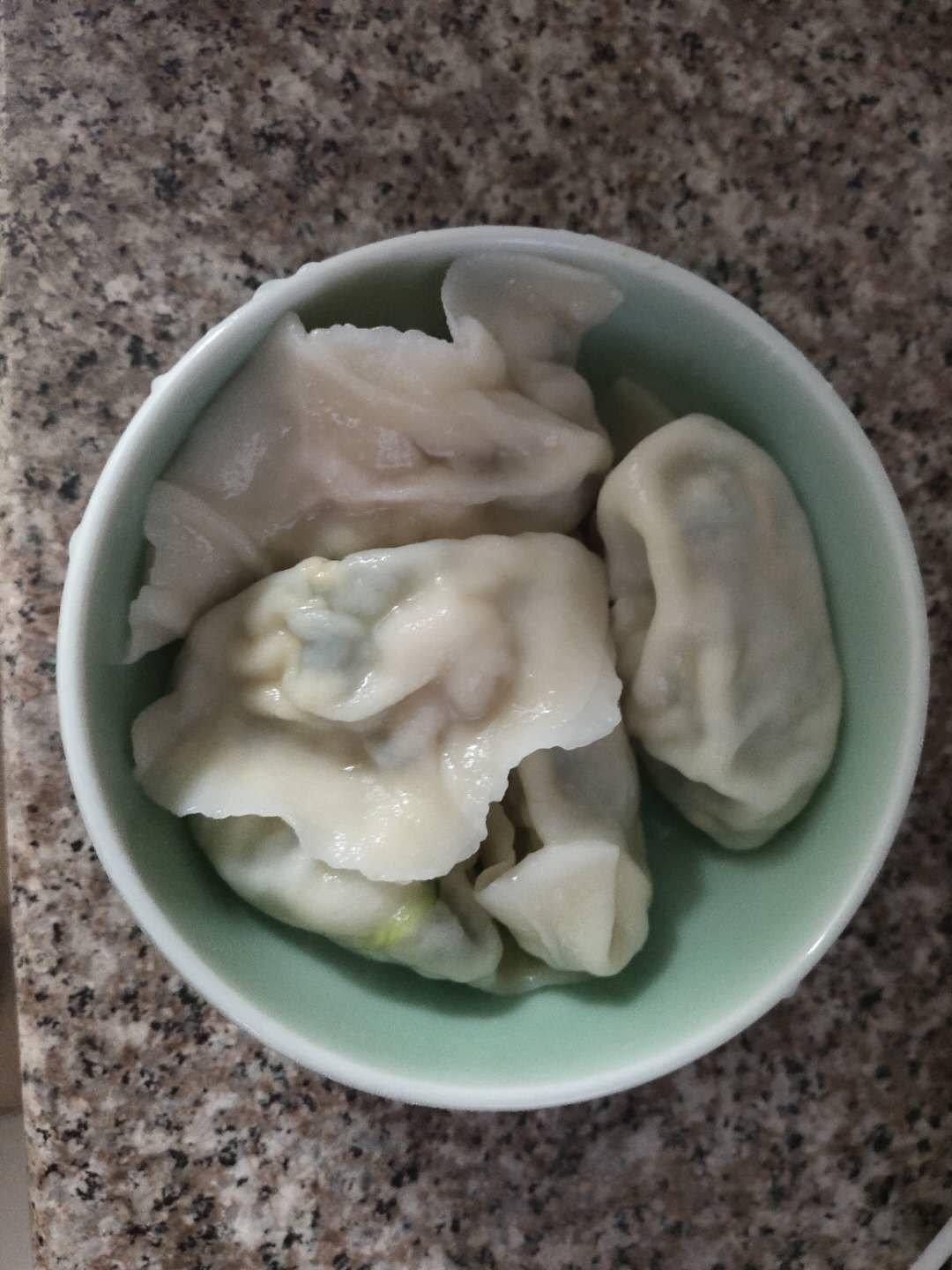 媲美东方饺子王的黄瓜鸡蛋虾仁水饺（附饺子皮做法）
