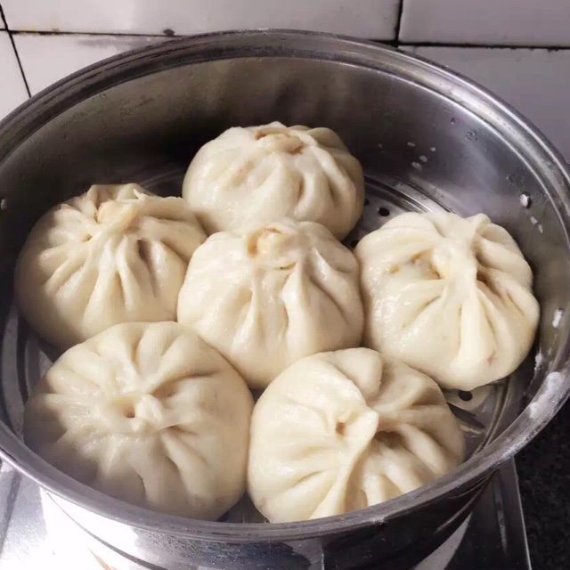 鲜美多汁的洋葱牛肉包子
