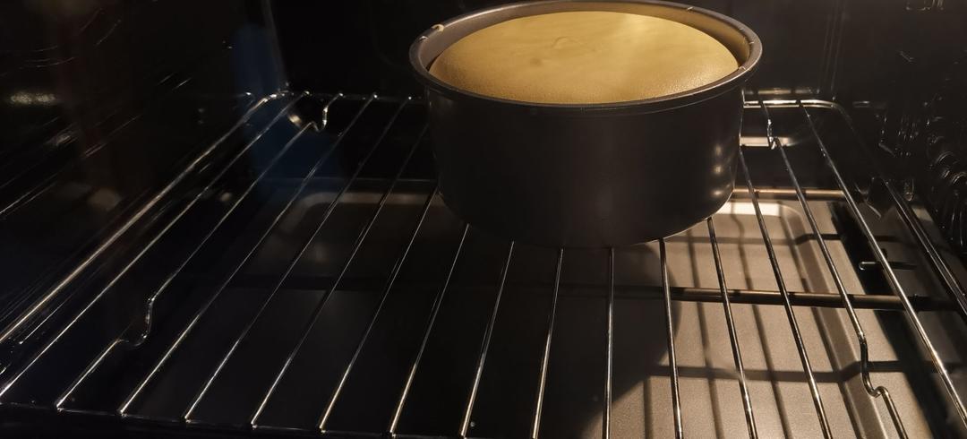 不凹底不塌陷的完美戚风蛋糕