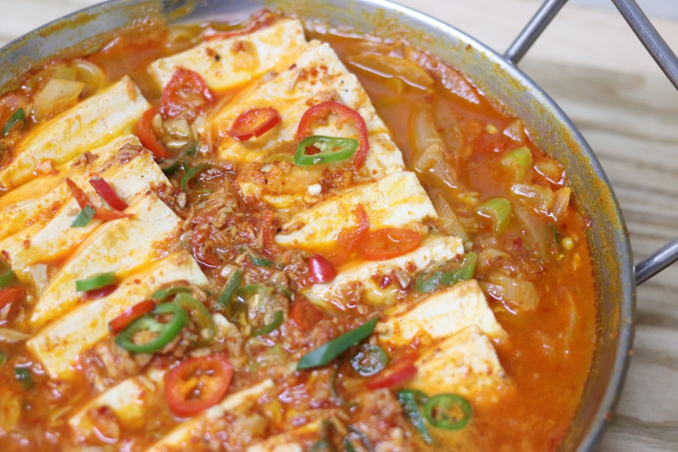 韩式金枪鱼豆腐汤|快速上手的简单韩料的做法 步骤16