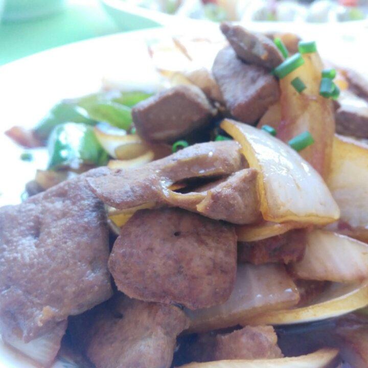 洋葱炒猪肝