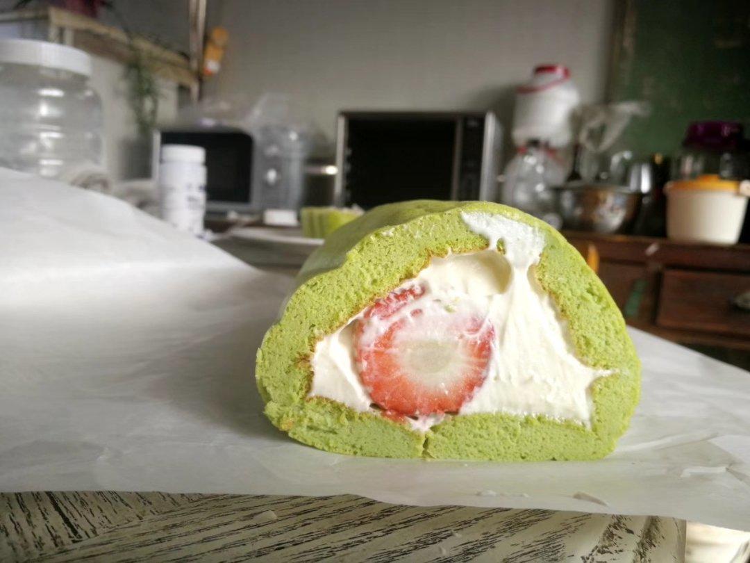 圣诞菠菜草莓蛋糕卷